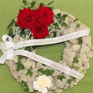 Das Blümchen - Blumen und Mehr: Blumen, Topfpflanzen, Geschenkartikel, Duftkerzen, Raumdüfte, dekorierte Blumenstöcke: saisonale Floristik Allerheiligen Moos-Kranz mit Banderole