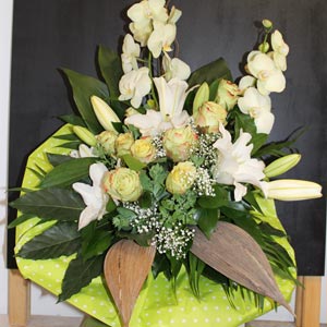 Das Blümchen - Blumen und Mehr: Blumen, Topfpflanzen, Geschenkartikel, Duftkerzen, Raumdüfte, dekorierte Blumenstöcke: weißer Strauß mit Orchideen