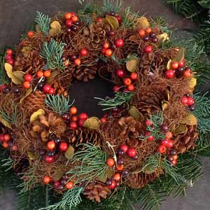 Das Blümchen - Blumen und Mehr: Blumen, Topfpflanzen, Geschenkartikel, Duftkerzen, Raumdüfte, dekorierte Blumenstöcke: Herbst-Floristik zu Allerheiligen dekorativer Kranz