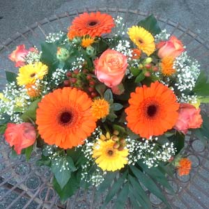 Das Blümchen - Blumen und Mehr: Blumen, Topfpflanzen, Geschenkartikel, Duftkerzen, Raumdüfte, dekorierte Blumenstöcke: bunter Strauß