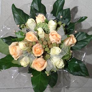 Das Blümchen - Blumen und Mehr: Blumen, Topfpflanzen, Geschenkartikel, Duftkerzen, Raumdüfte, dekorierte Blumenstöcke: Strauß aus zarten Rosen