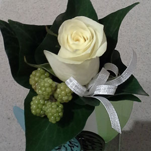 Das Blümchen - Blumen und Mehr: Blumen, Topfpflanzen, Geschenkartikel, Duftkerzen, Raumdüfte, dekorierte Blumenstöcke: Hochzeits-Floristik Tisch-Dekoration mit Rose