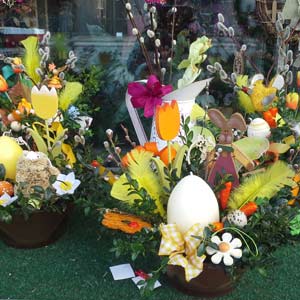 Das Blümchen - Blumen und Mehr: Blumen, Topfpflanzen, Geschenkartikel, Duftkerzen, Raumdüfte, dekorierte Blumenstöcke: Floristik zu Ostern dekorative Ostergestecke