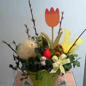 Das Blümchen - Blumen und Mehr: Blumen, Topfpflanzen, Geschenkartikel, Duftkerzen, Raumdüfte, dekorierte Blumenstöcke: Geschenk-Ideen zu Ostern dekoierter Blumenstock mit Küken