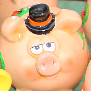 Das Blümchen - Blumen und Mehr: Blumen, Topfpflanzen, Geschenkartikel, Duftkerzen, Raumdüfte, dekorierte Blumenstöcke: Silvester-Gruß Schweinchen mit Hut