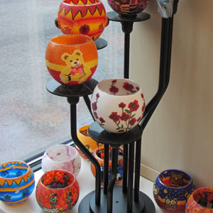 Das Blümchen - Blumen und Mehr: Blumen, Topfpflanzen, Geschenkartikel, Duftkerzen, Raumdüfte, dekorierte Blumenstöcke: bunte Glaslichter