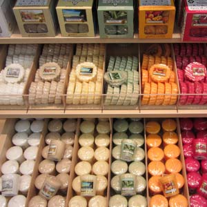 Das Blümchen - Blumen und Mehr: Blumen, Topfpflanzen, Geschenkartikel, Duftkerzen, Raumdüfte, dekorierte Blumenstöcke: Duftkerzen Sortiment