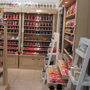 Das Blümchen - Blumen und Mehr: Blumen, Topfpflanzen, Geschenkartikel, Duftkerzen, Raumdüfte, dekorierte Blumenstöcke: Yankee Candle Duftkerzen und Raumdüfte Geschäft